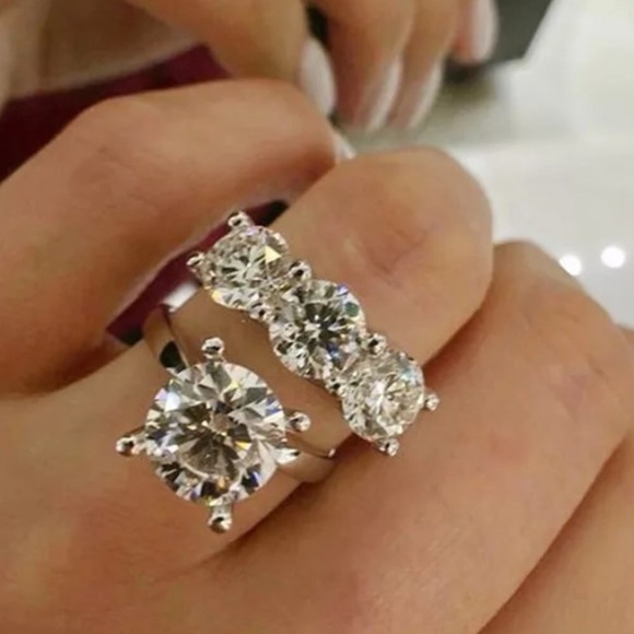 Jewelry - NEW Beautiful Silver Wedding Ring Set